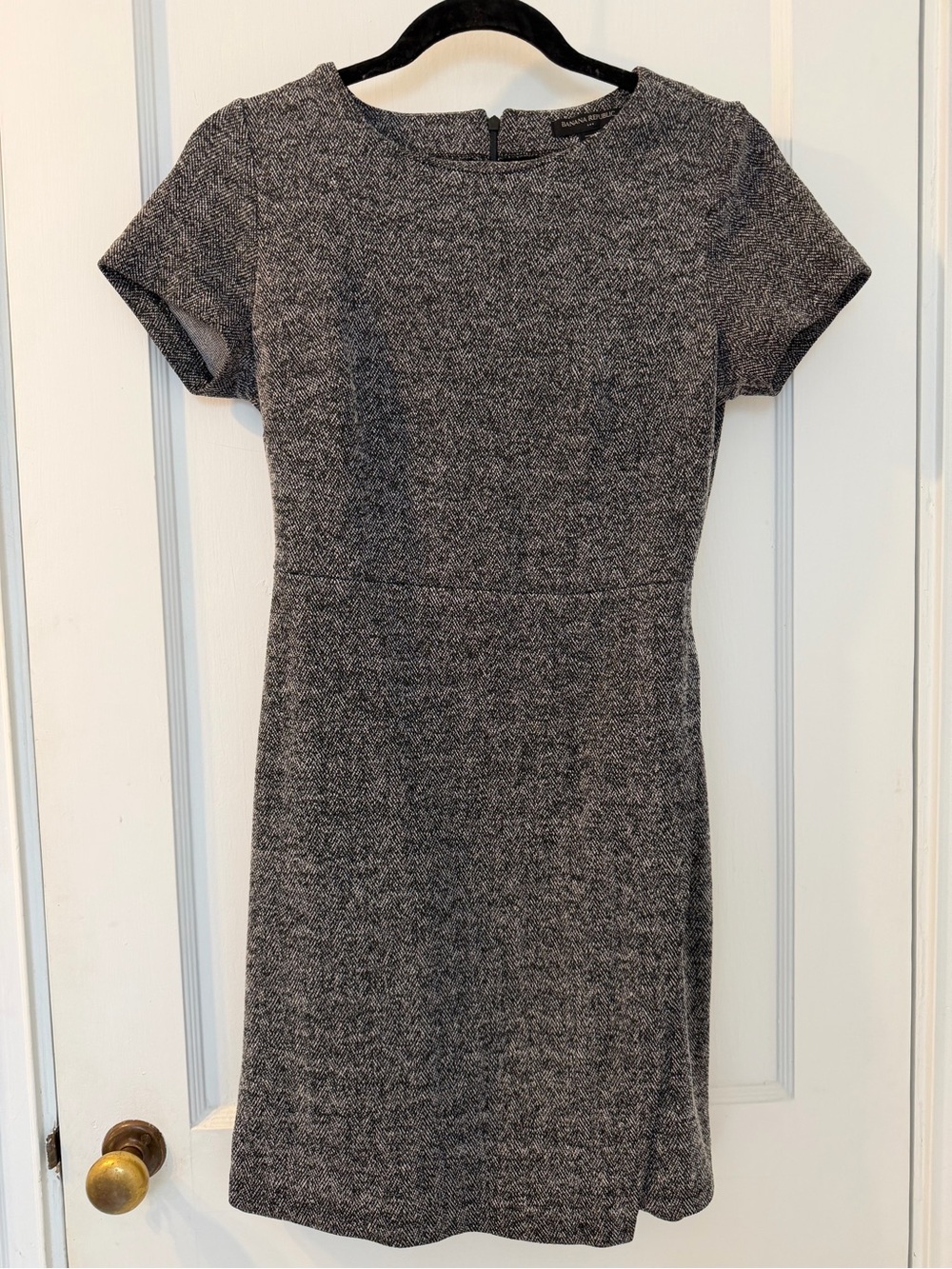 Banana Republic Gray Short-Sleeve Shift Dress